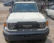 Toyota Land Cruiser 2018 Ivory for sale