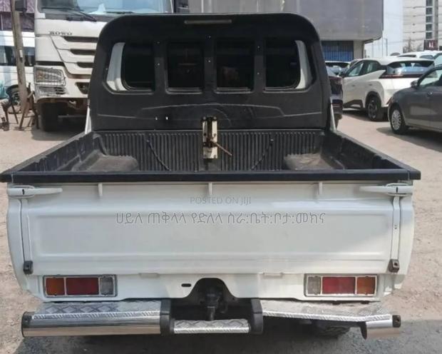Toyota Land Cruiser 2018 Ivory