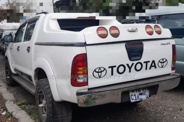 Toyota Hilux 2007 White