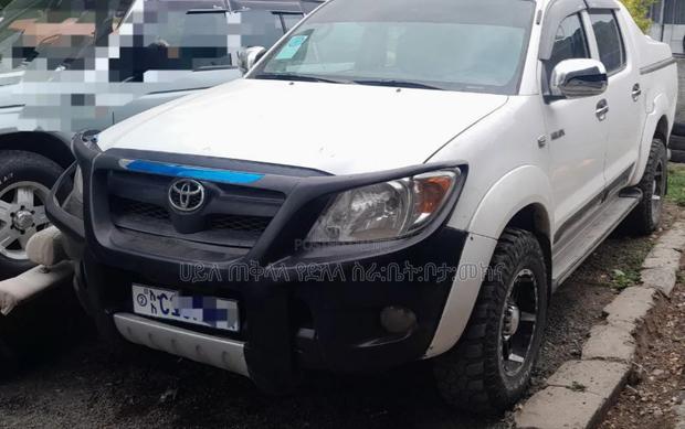 Toyota Hilux 2007 White