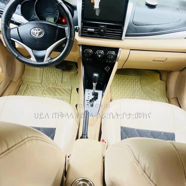 Toyota Yaris 2016 Pink