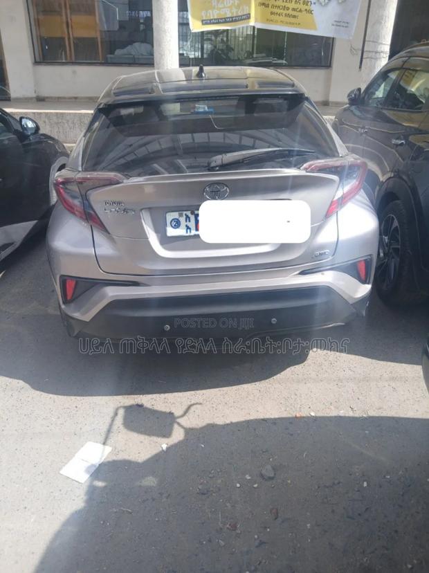 Toyota C-HR 2020 Pink