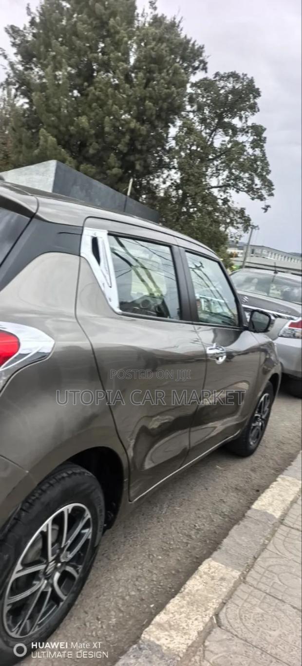 Suzuki Swift 2021 Gray