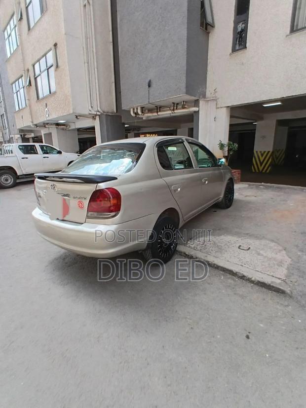 Toyota Platz 1.0 FWD 2003 Gold