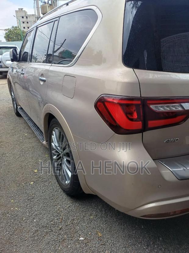 Infiniti QX80 2021 Gold
