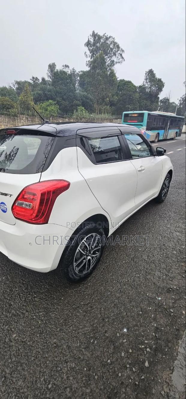Suzuki Swift RS 2022 White
