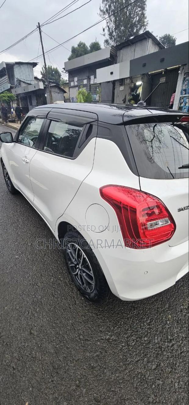 Suzuki Swift RS 2022 White