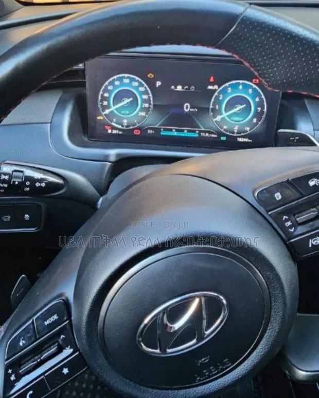 Hyundai Tucson 2022 Maroon