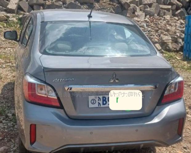 Mitsubishi Attrage 2021 Gray