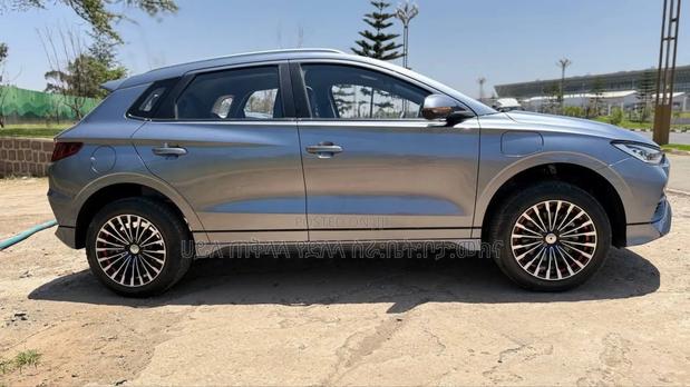 BYD E2 43 kWh 94 hp FWD 2024 Teal