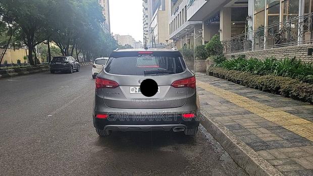Hyundai Santa Fe GLS 4dr SUV (3.3L 6cyl 6A) 2015 Gray