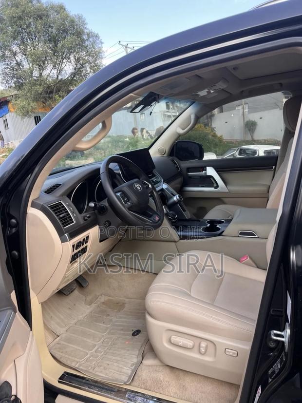 Toyota Land Cruiser 4.5 V8 GX-R 2013 Black