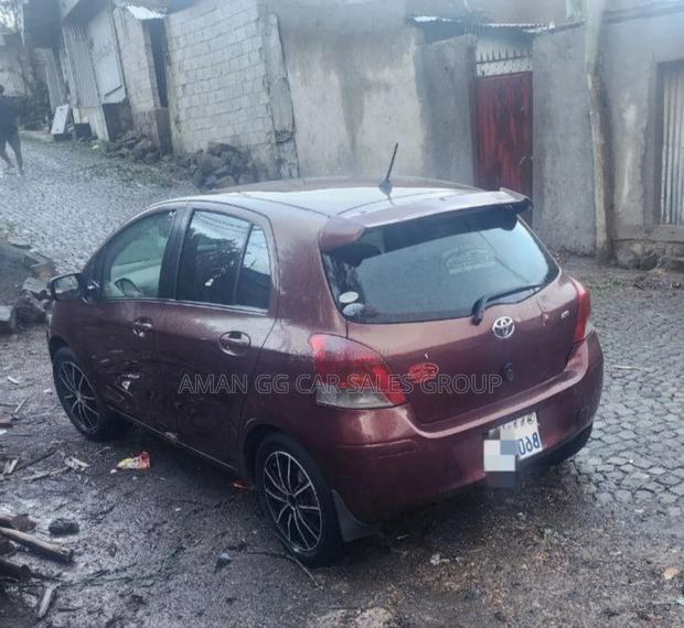 Toyota Yaris 2010 Burgundy