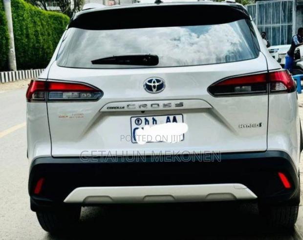 New Toyota Corolla Cross Hybrid 2024 Silver