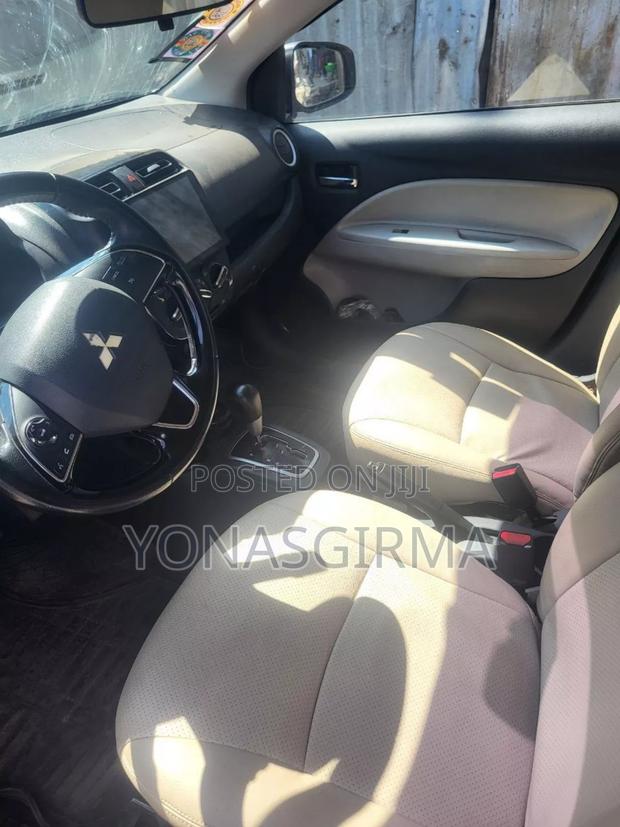 Mitsubishi Attrage 2021 Silver
