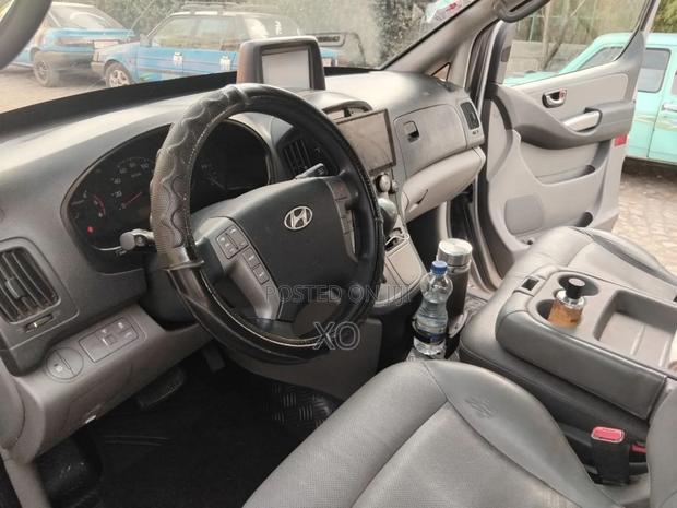 Hyundai Starex 2015 Gray