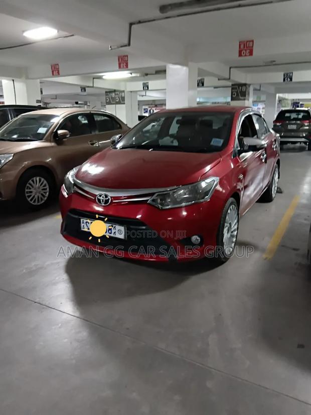 Toyota Yaris 2013 Red