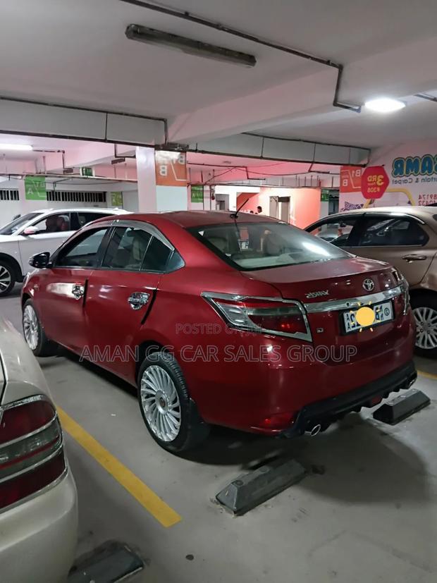 Toyota Yaris 2013 Red