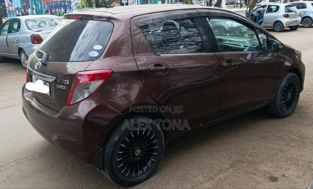 Toyota Yaris 2012 Burgundy