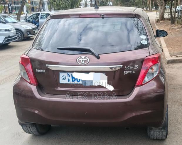 Toyota Yaris 2012 Burgundy