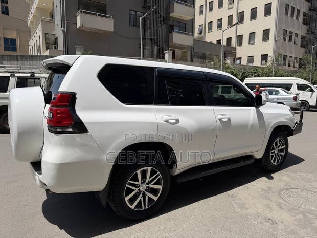 Toyota Prius 2020 White