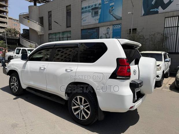 Toyota Prius 2020 White