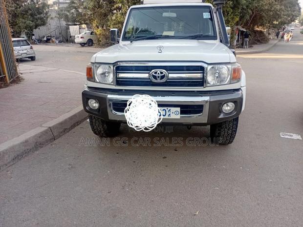 Toyota Land Cruiser 2020 White