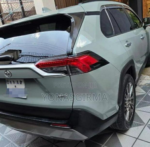 Toyota RAV4 2020 Silver