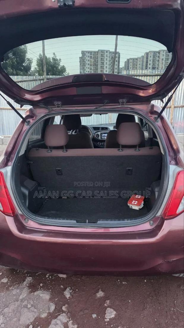 Toyota Yaris 2011 Burgundy