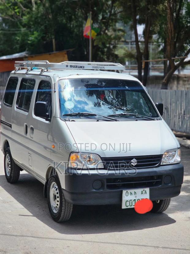 Suzuki Eeco 2025 Silver