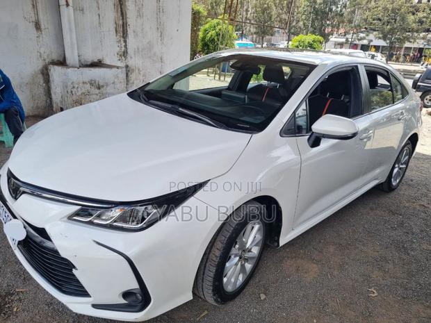 Toyota Corolla 2022 White