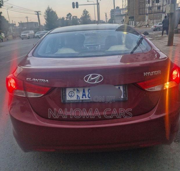 Hyundai Elantra 2013 Red