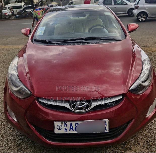 Hyundai Elantra 2013 Red