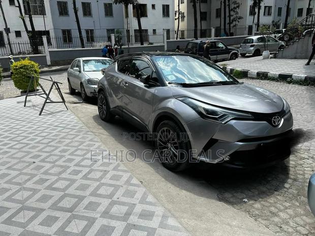 Toyota C-HR 2020 Gray
