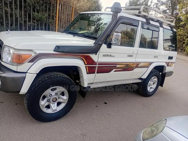 Toyota Land Cruiser 2020 White