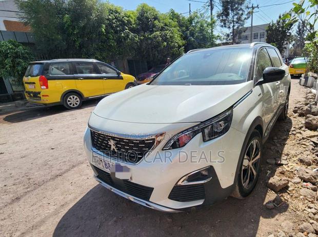 Peugeot 5008 2020 White