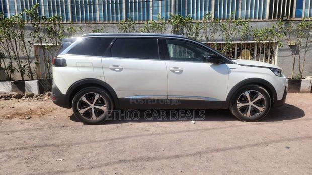 Peugeot 5008 2020 White