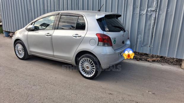 Toyota Yaris 2010 Silver