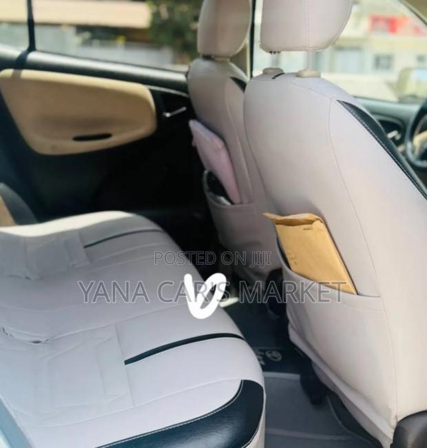 Toyota Vitz 2004 Silver