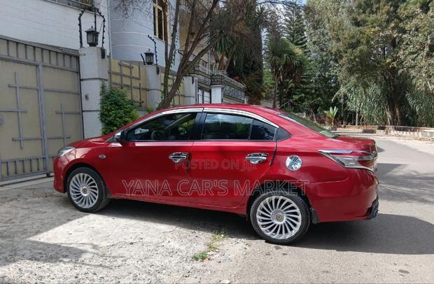 Toyota Yaris 2014 Red
