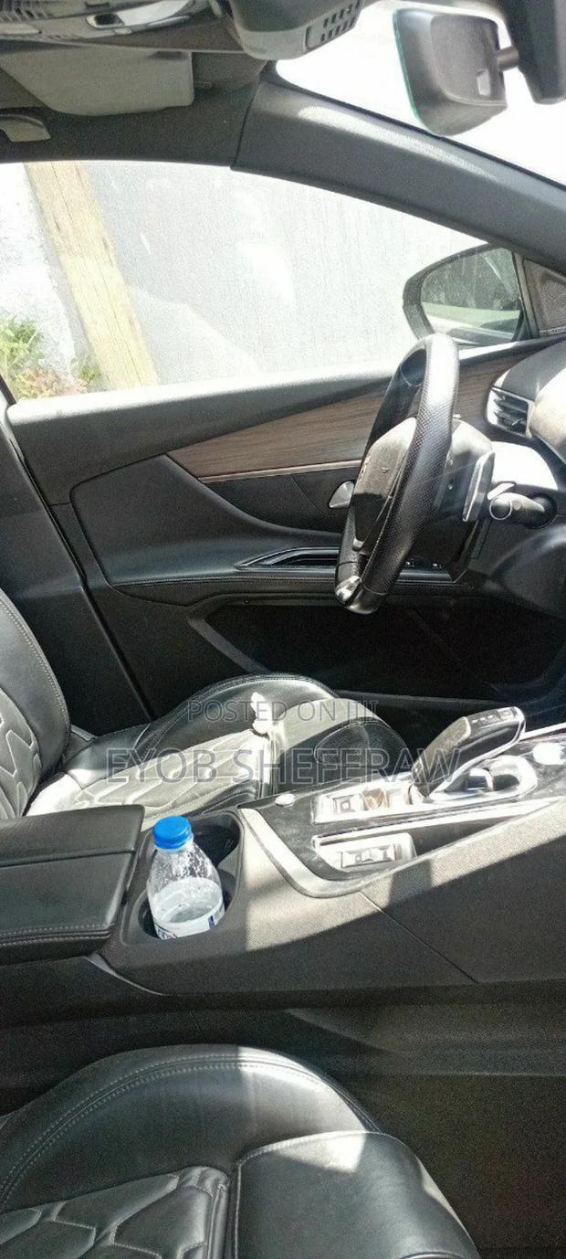 Peugeot 5008 2022 White
