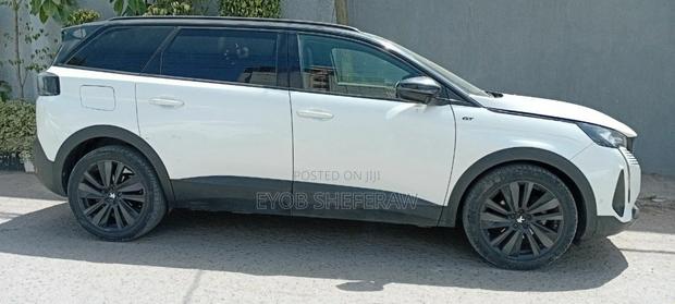 Peugeot 5008 2022 White