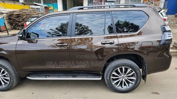 Toyota Land Cruiser Prado 2023 Teal