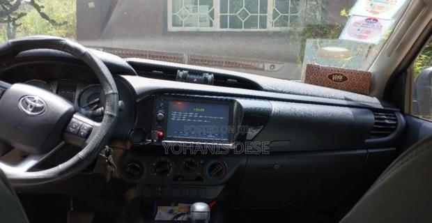 Toyota Hilux 2021 Maroon