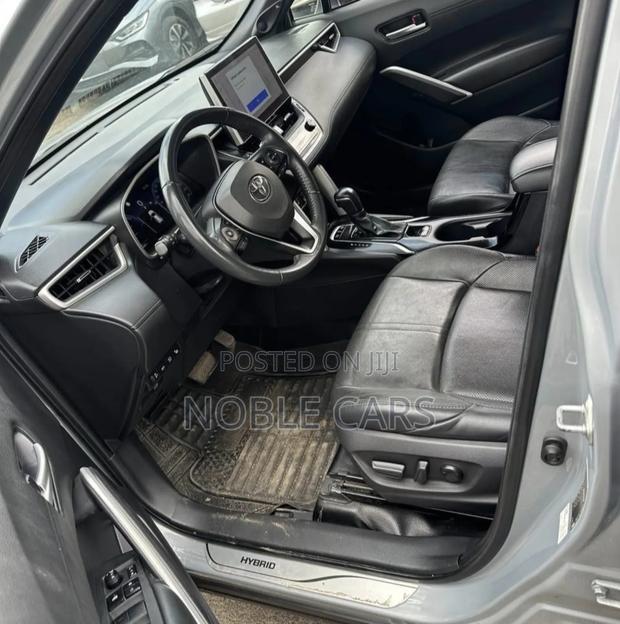 Toyota Corolla Cross Hybrid 2024 Gray