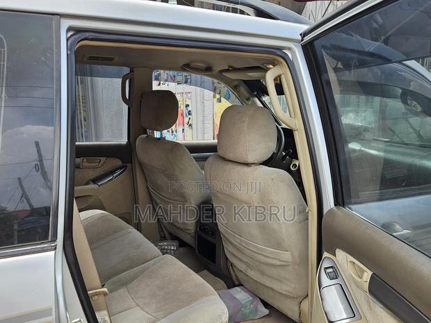 Toyota Land Cruiser Prado 2.7 5dr 2004 Silver