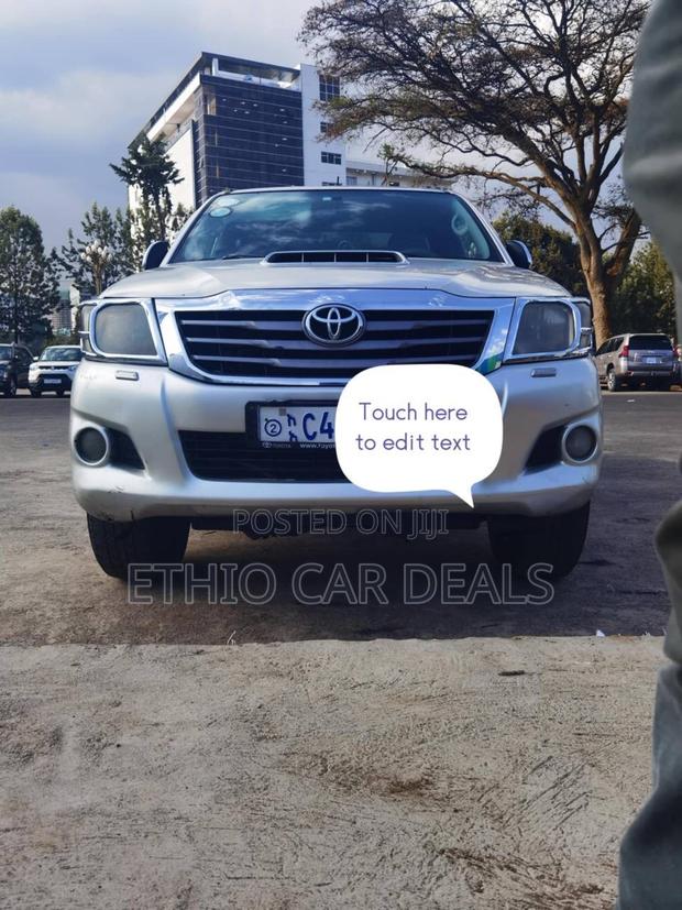 Toyota Hilux 2012 Silver