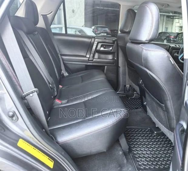 Toyota 4-Runner 2024 Gray