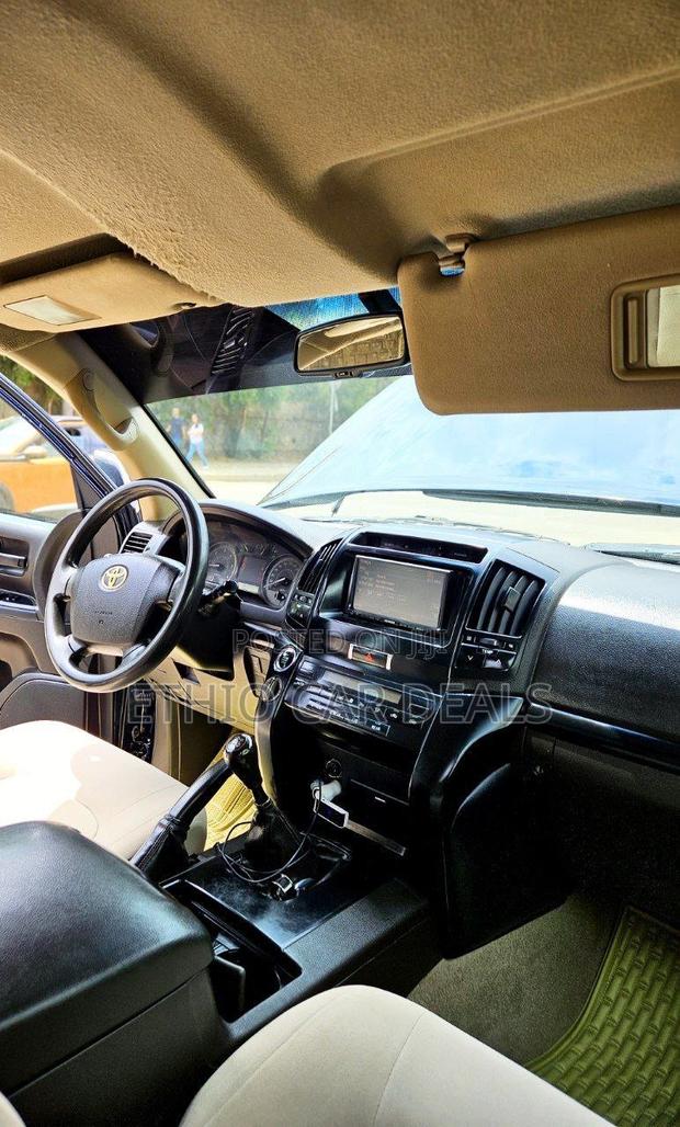 Toyota Land Cruiser 2009 Black