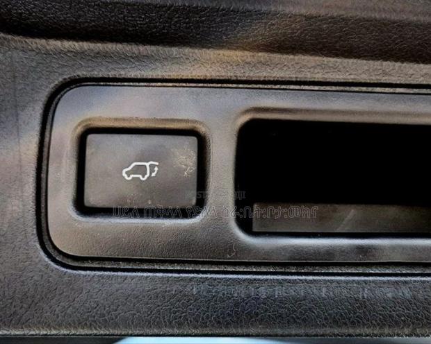 Toyota Fortuner 2023 Silver